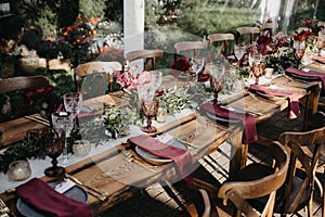 wedding table decorations in a red vintage style
