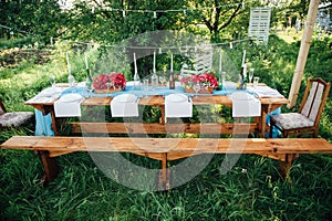 Wedding table setting in rustic style