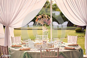 Weeding table arrangement