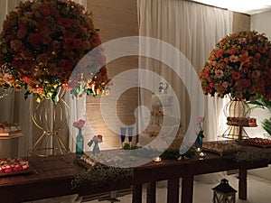 Weeding table cake at night