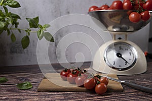 Weighed tomatoes before cutting