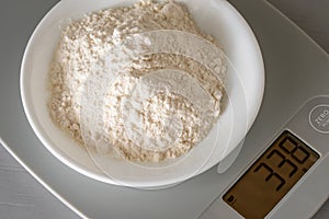 Weighing Gluten Free Flour on a Food Scale