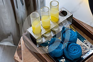 Welcome drink with small towel set.