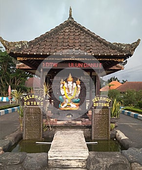 Welcome gate temple danu bedugul