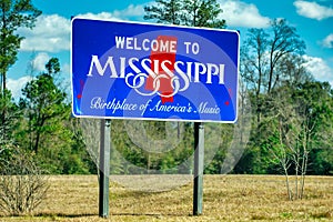 Welcome road sign to Mississippi on a sunny day, USA
