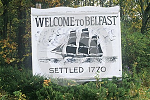 A welcome to Belfast sign