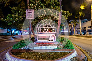 The Welcome to Miami Beach sign