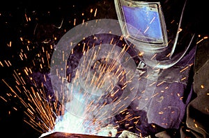 Welder on the production of weld metal.
