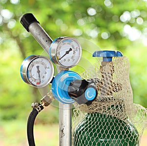 Welding gas cylinder pressure gauge