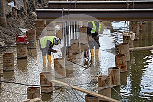 Welding and grinding in wet conditions 3