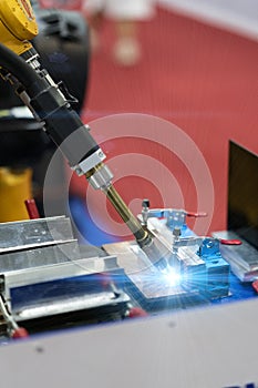 Welding precision part by mig welding process
