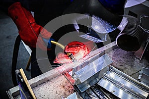Welding steel with spread spark and lighting around