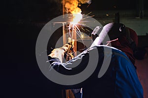 Welding steel structures and bright sparks in construction steel