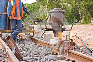 Welding tracks,the thermit rail welding.