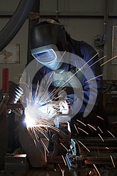 Welding welding a metal part