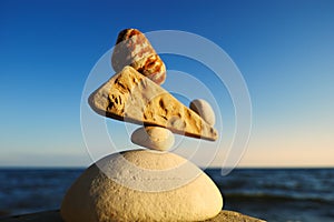 Well-balanced of pebbles