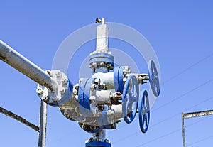 Well for water injection into the reservoir. Maintaining reservoir pressure. Oil production. Well for maintenance of