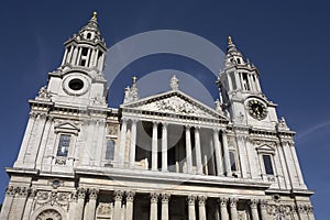 West front entrance to st pauls cathedral