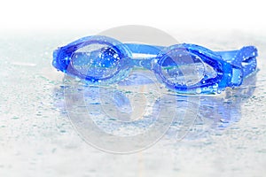 Wet Swimming Goggles