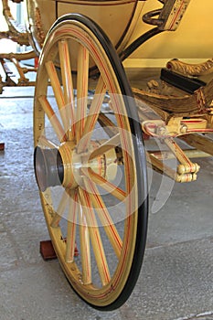 Wheel carriage