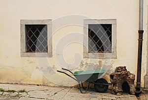 Wheelbarrow in Pesariis