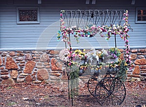 Whimsical flower cart offers language of flowers