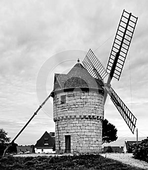 Whirling Beauty - Windmill of the Crac Moor & x28;Tregor, Brittany