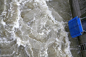 Whirlpool from bow thrusters