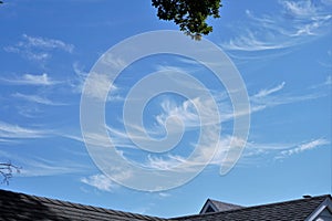 Whispy horsetail clouds