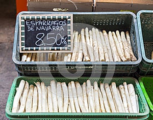 White asparagus in a market. photo