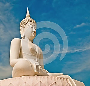 The White buddha status