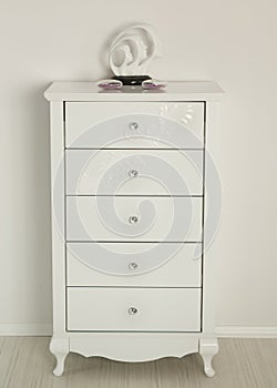 White chest of drawers