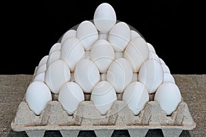 White chicken eggs