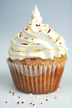 White cup cake