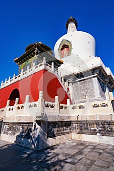 White dagoba in Beihai Park