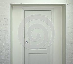 White door photo