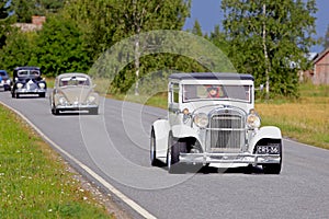 White Essex Super Six 1929 Cruising on Country Road