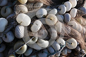 White fishnet with white ball holder