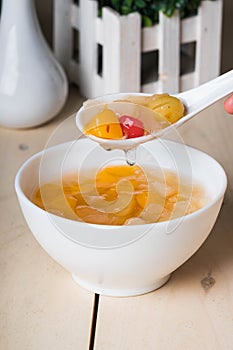 White fungus with fruit cocktail