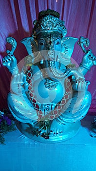 WHITE GANESH IDOL WITH DAIMOND WORK