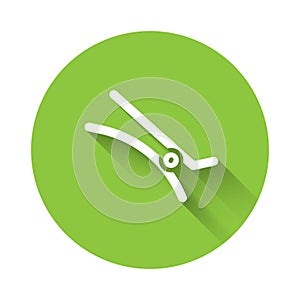 White Hair clip icon isolated with long shadow. Green circle button. Vector