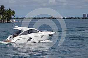 White High End Cabin Cruiser