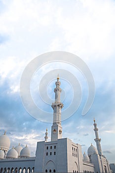 White history heritage islamic mosque in abu dhabi