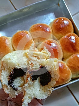 White house wall has 3D teksture