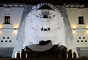 White lion with claws statue