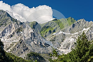 Bianco cave Alpi 