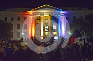 White Nationalist and Anti-Facist Groups Brawl In Downtown Berkeley California