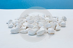 White pebble stone