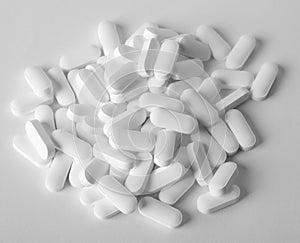 White pills photo