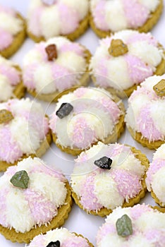 White and pink coconut cookies